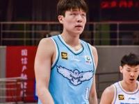 杏彩体育官网-严峻考验！杨瀚森本场将对位米西，后者上赛季场均9+8