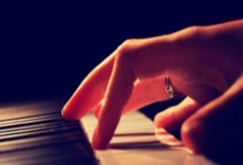 3老将留俩，王大雷回应落选国足:点名刘殿座