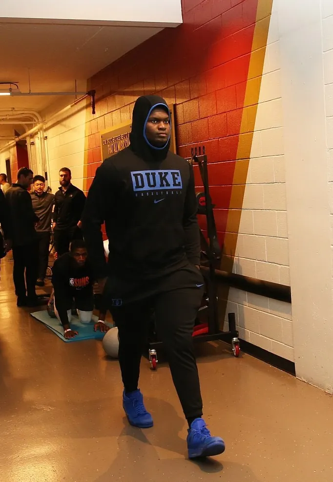 父爱如山！NBA官媒发亚历山大亲子视频的简单介绍