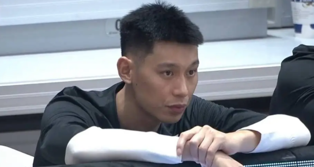 本赛季每个人都有出场机会，不明白这点的